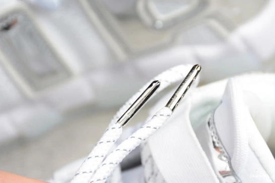 More 917593-100 Uptempo Chrome White Air (W) 0210